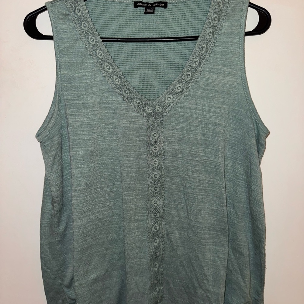 Cable & Gauge Green Sleeveless Tank Top